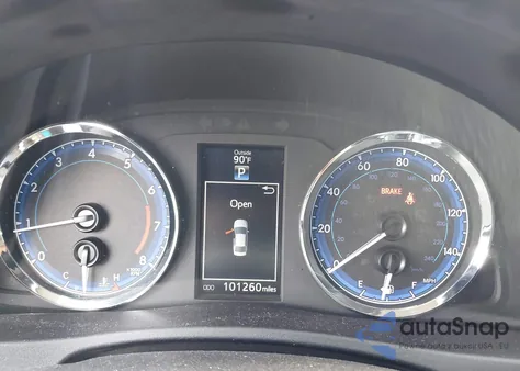 2018 Toyota Corolla Se z USA, uszkodzony, nr VIN 2T1BURHE0JC058893